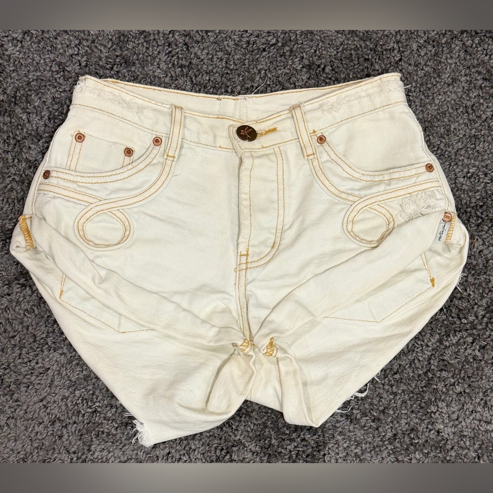 ONE TEASPOON Bandits Ivory Pocket Detail Distressed Denim jean Short size 28